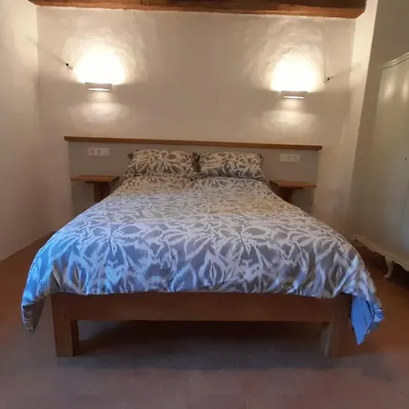 Дом отдыха Mas Puig De Baix With Private Pool And Gardens *