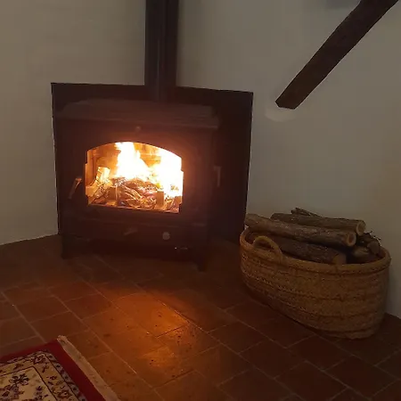 Spacious For 8 Near Remote Work & Nature Escape Casa de vacances Olot